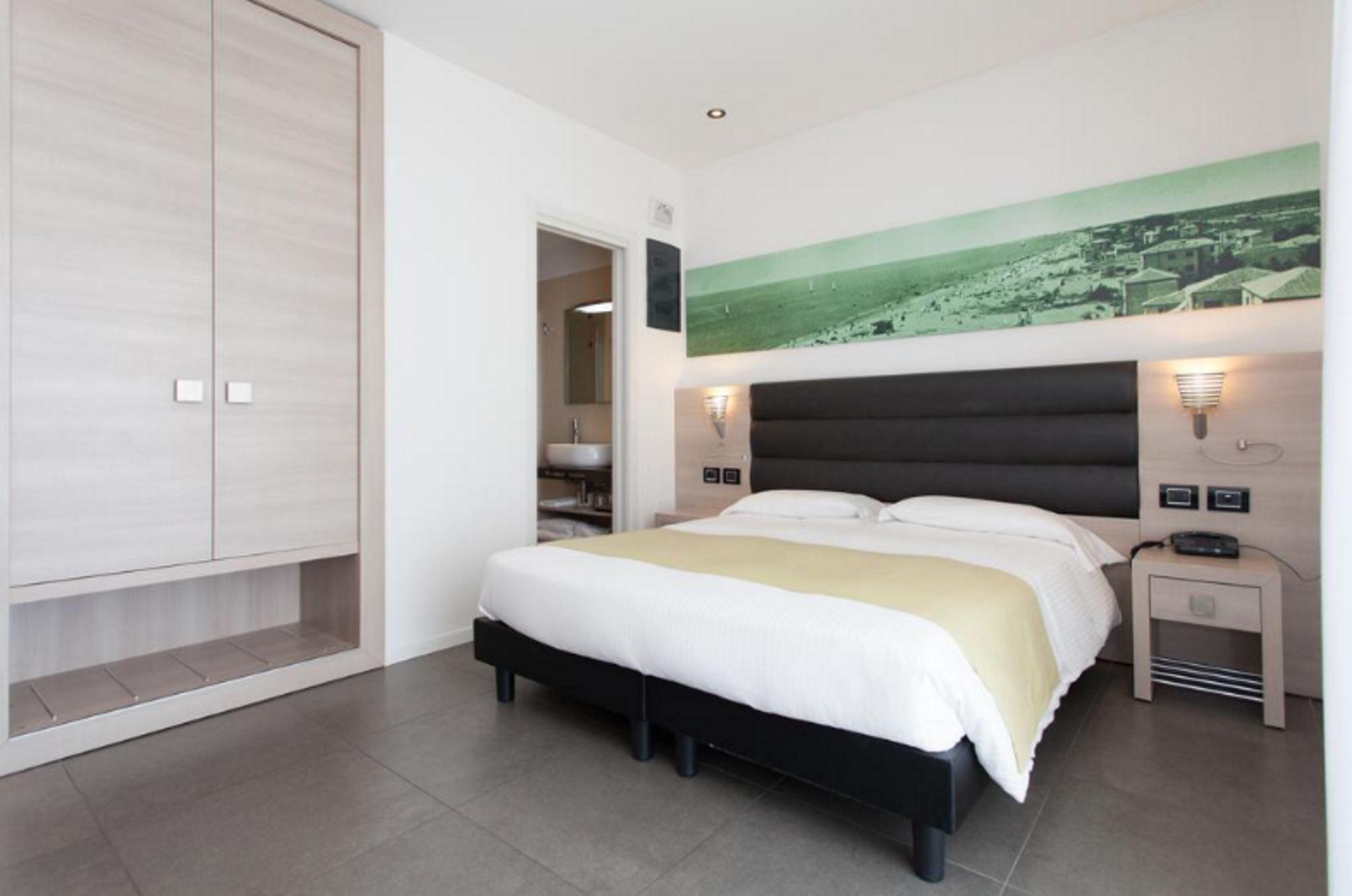 Adlon 4*